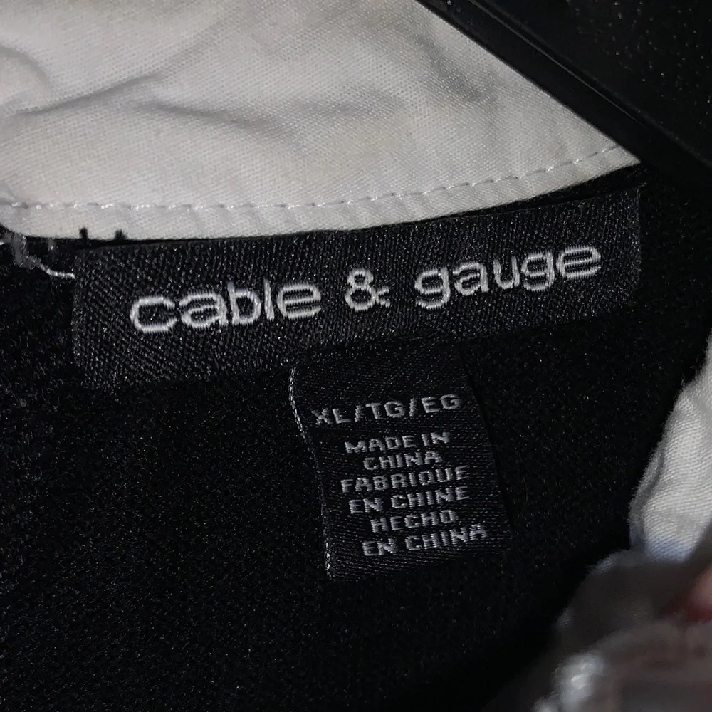Cable & Gauge Black Blouse with White Lace Collar - Picture 2 of 3